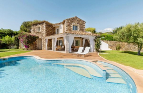 Villa Ulivo con piscina e giardino privato a 500 mt dal mare Castiadas